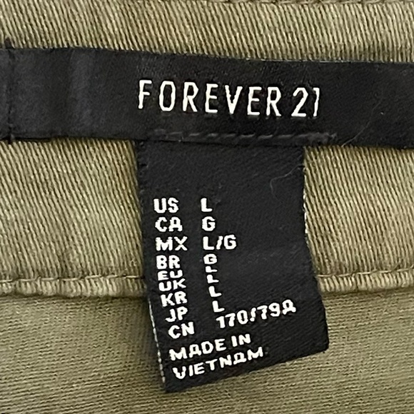 Forever 21 Olive Mini Skirt with Front Zipper – Size Large EUC - Picture 5 of 12